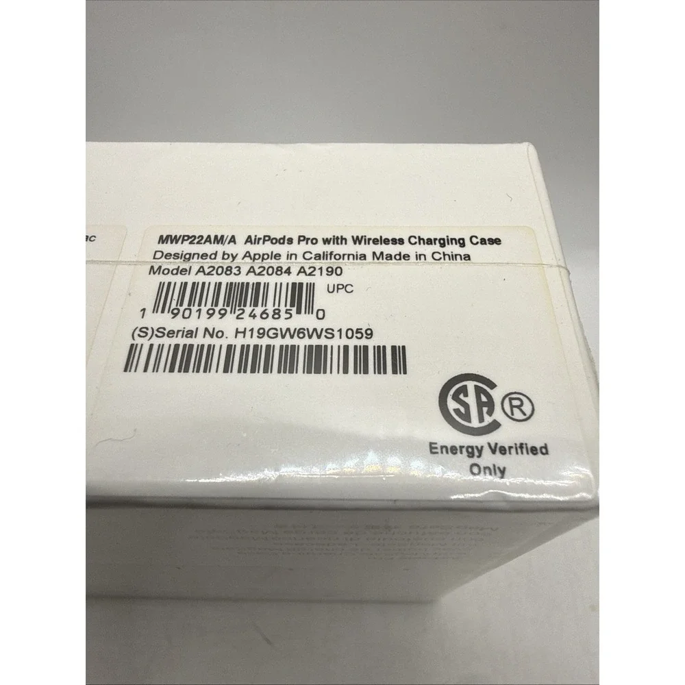 Brand NEW White Unopened Apple AirPods Pro‎ Wireless Charge Case